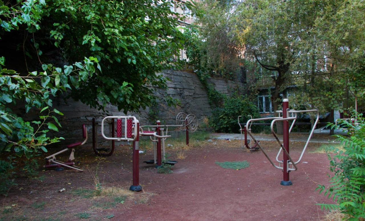יירבאן Apartment On Saryan 24 מראה חיצוני תמונה
