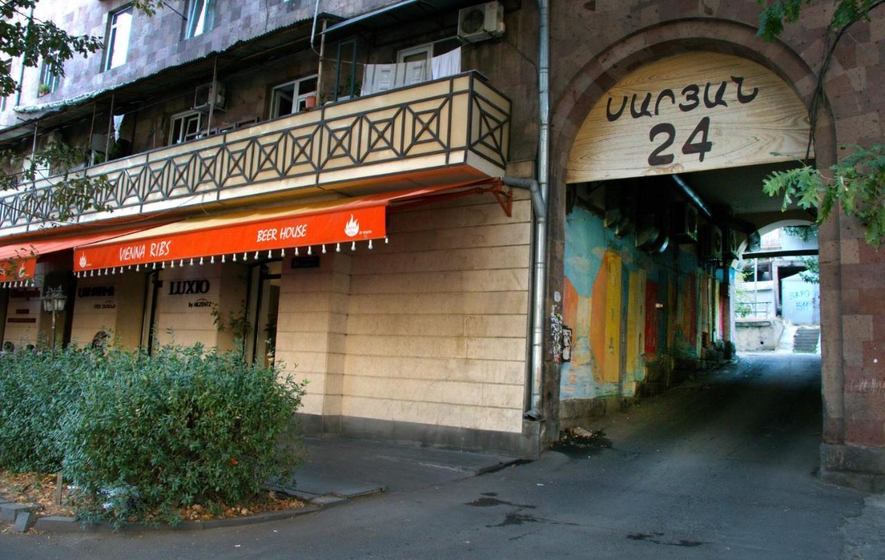יירבאן Apartment On Saryan 24 מראה חיצוני תמונה